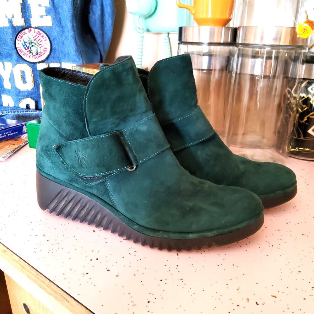 FLY London Green Suede Booties Ripple Wedge Sole Size 40/9.5 Great Condition